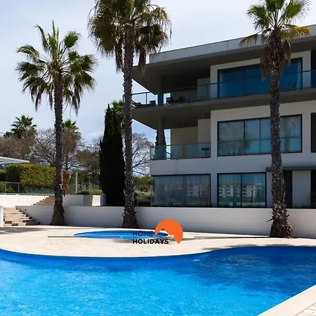#231 Cavalo B203 By Holidays Quarteira